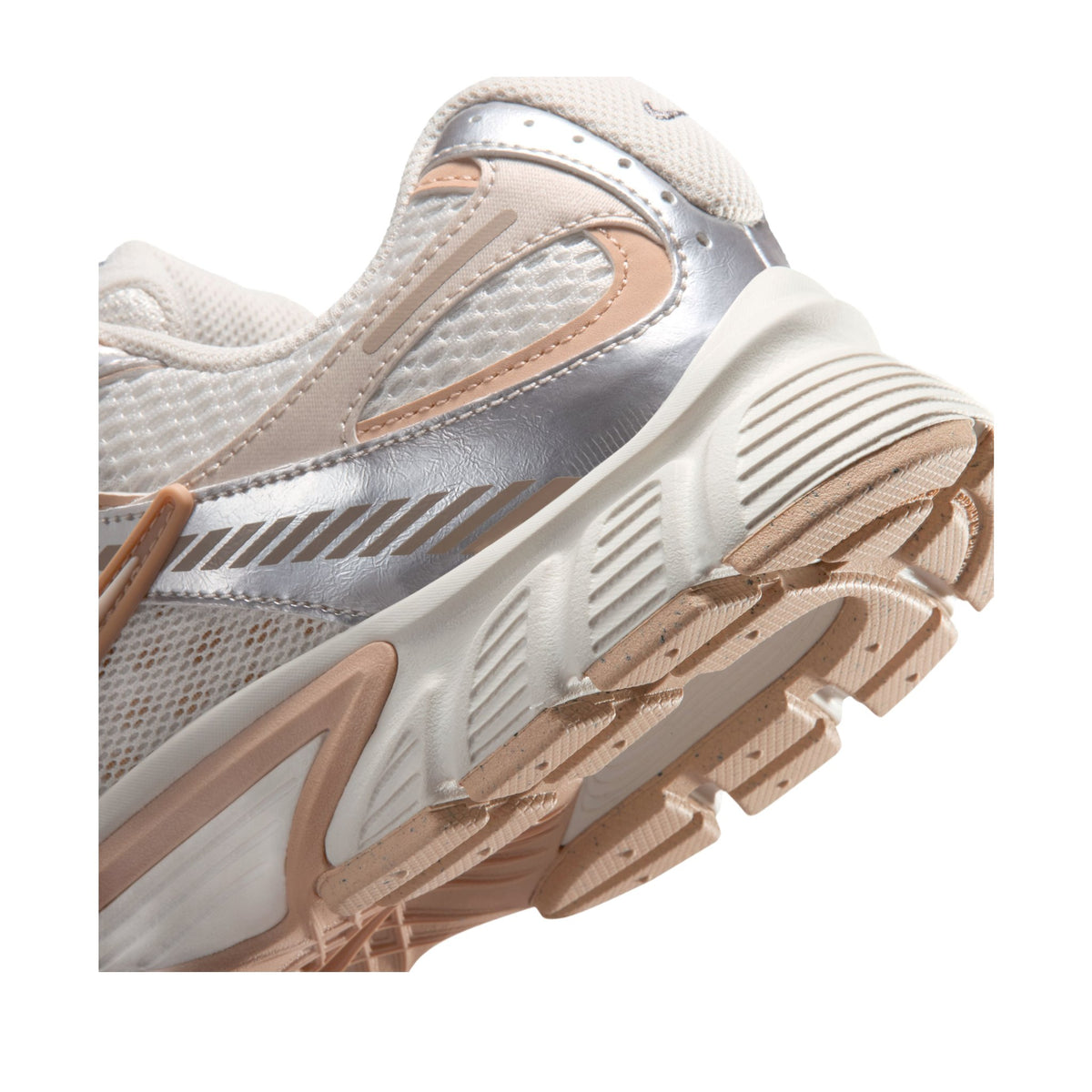 W NIKE V5 RNR
