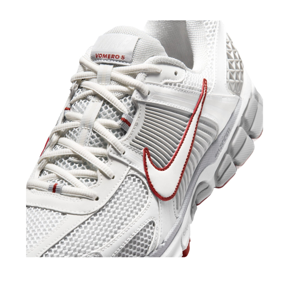 NIKE ZOOM VOMERO 5