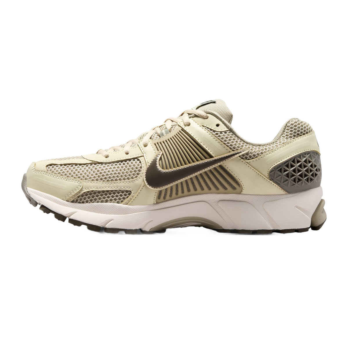 NIKE ZOOM VOMERO 5