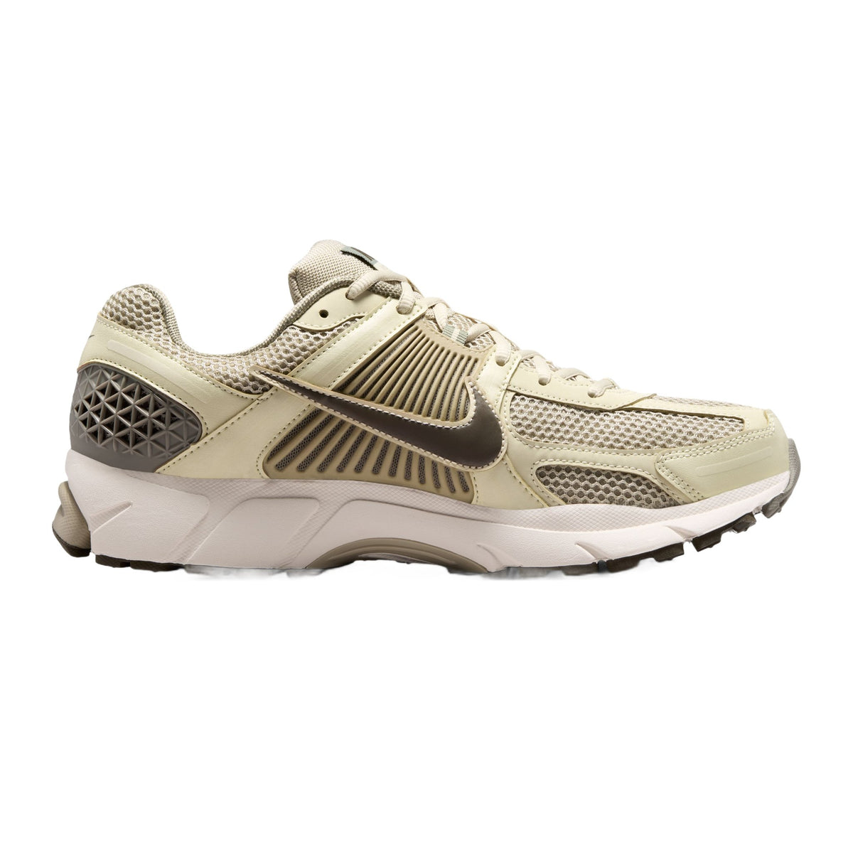 NIKE ZOOM VOMERO 5