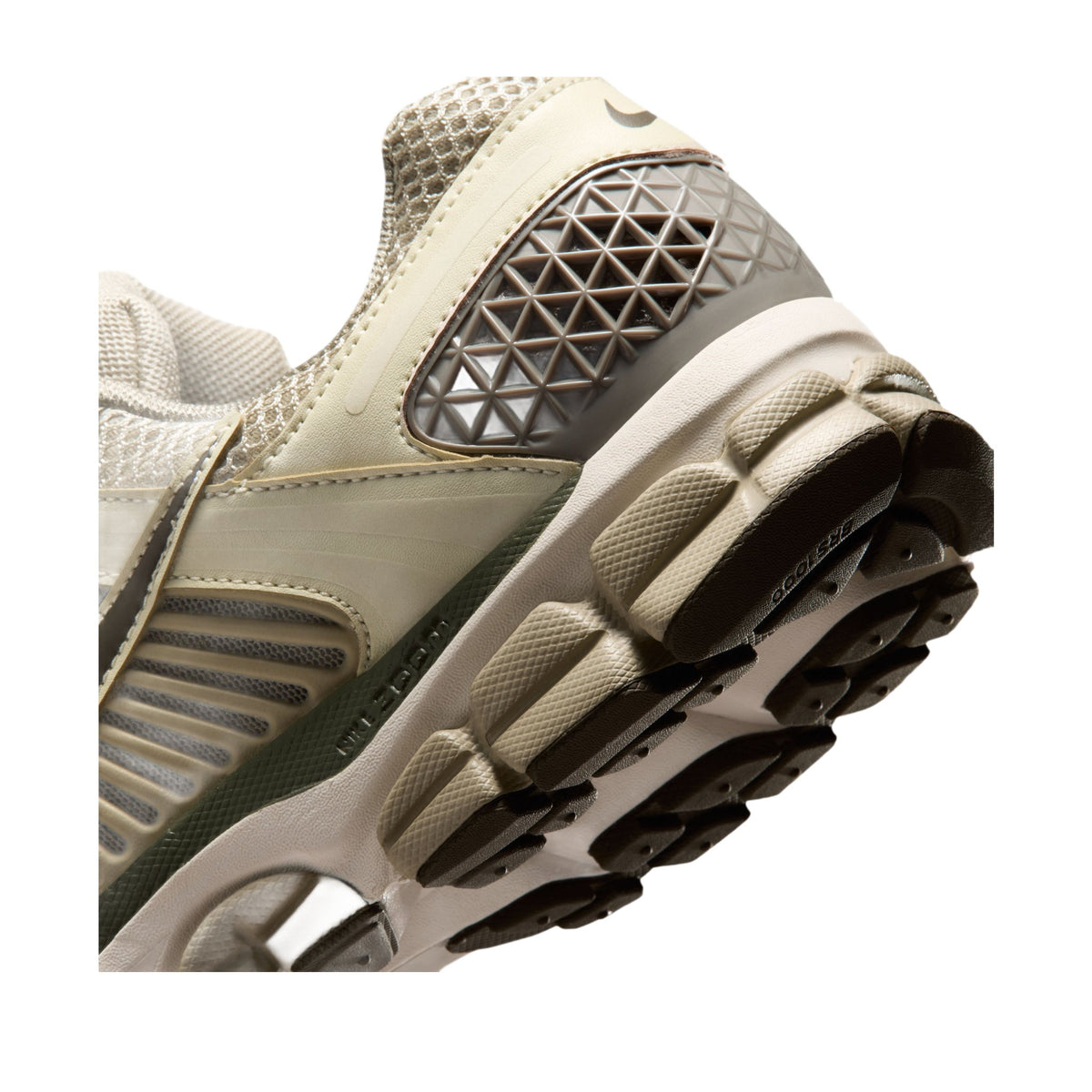 NIKE ZOOM VOMERO 5