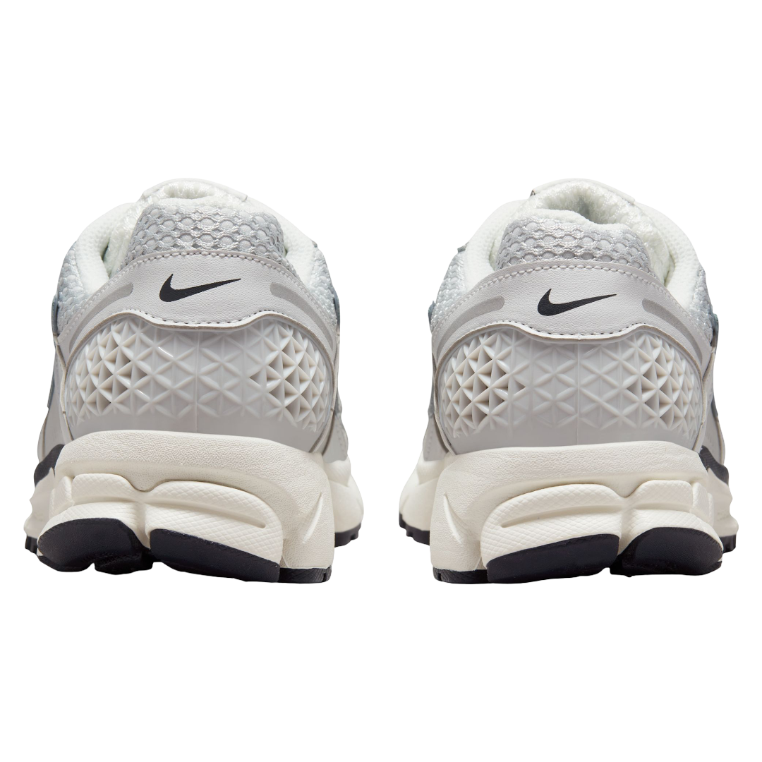W NIKE ZOOM VOMERO 5 NA