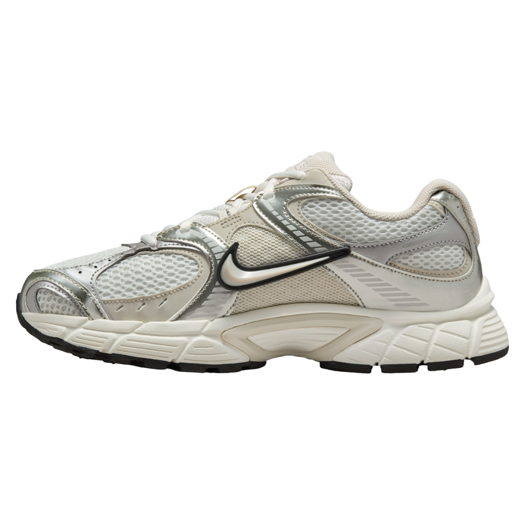 W NIKE V5 RNR