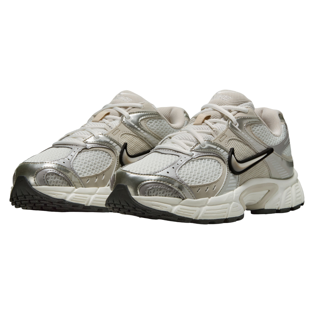 W NIKE V5 RNR