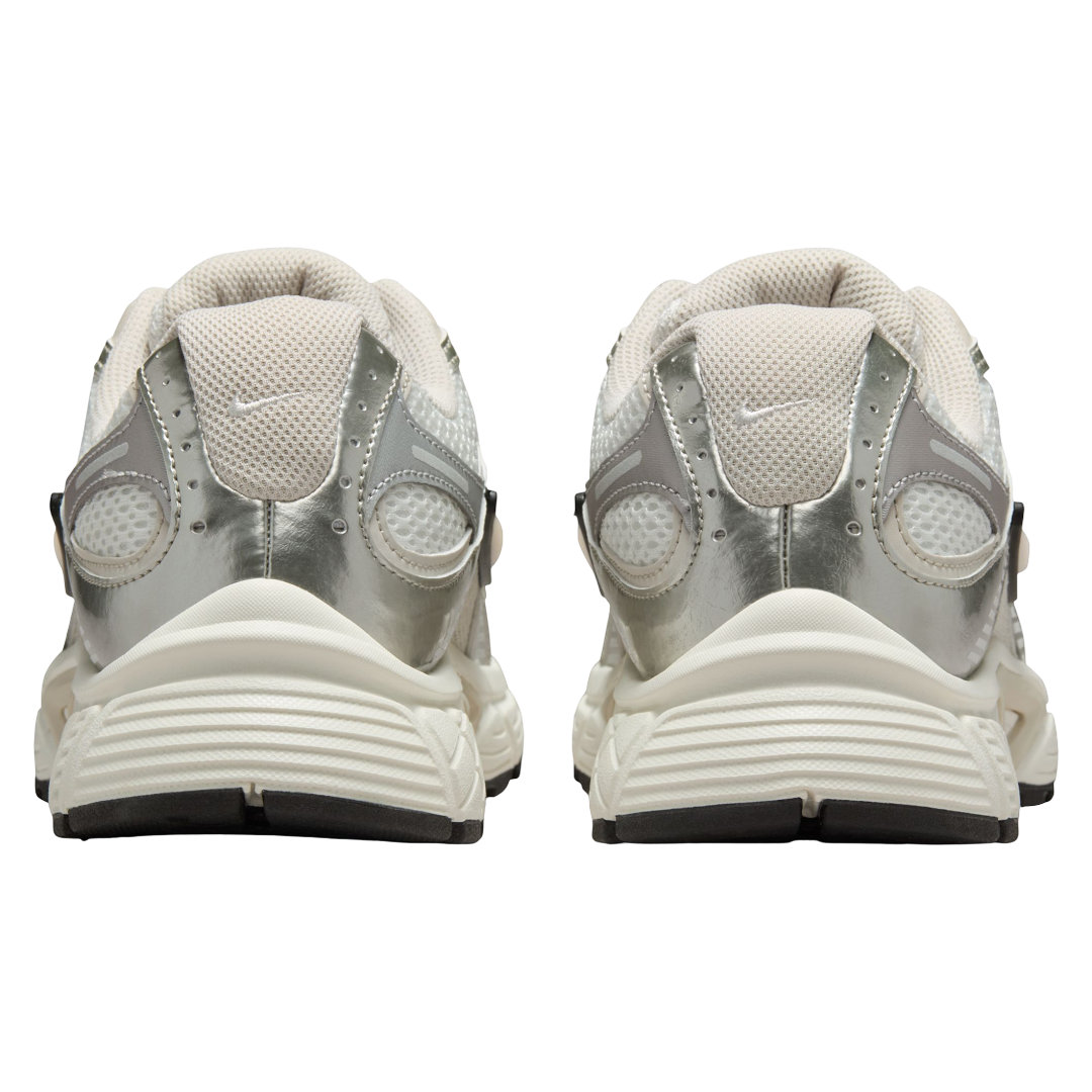 W NIKE V5 RNR