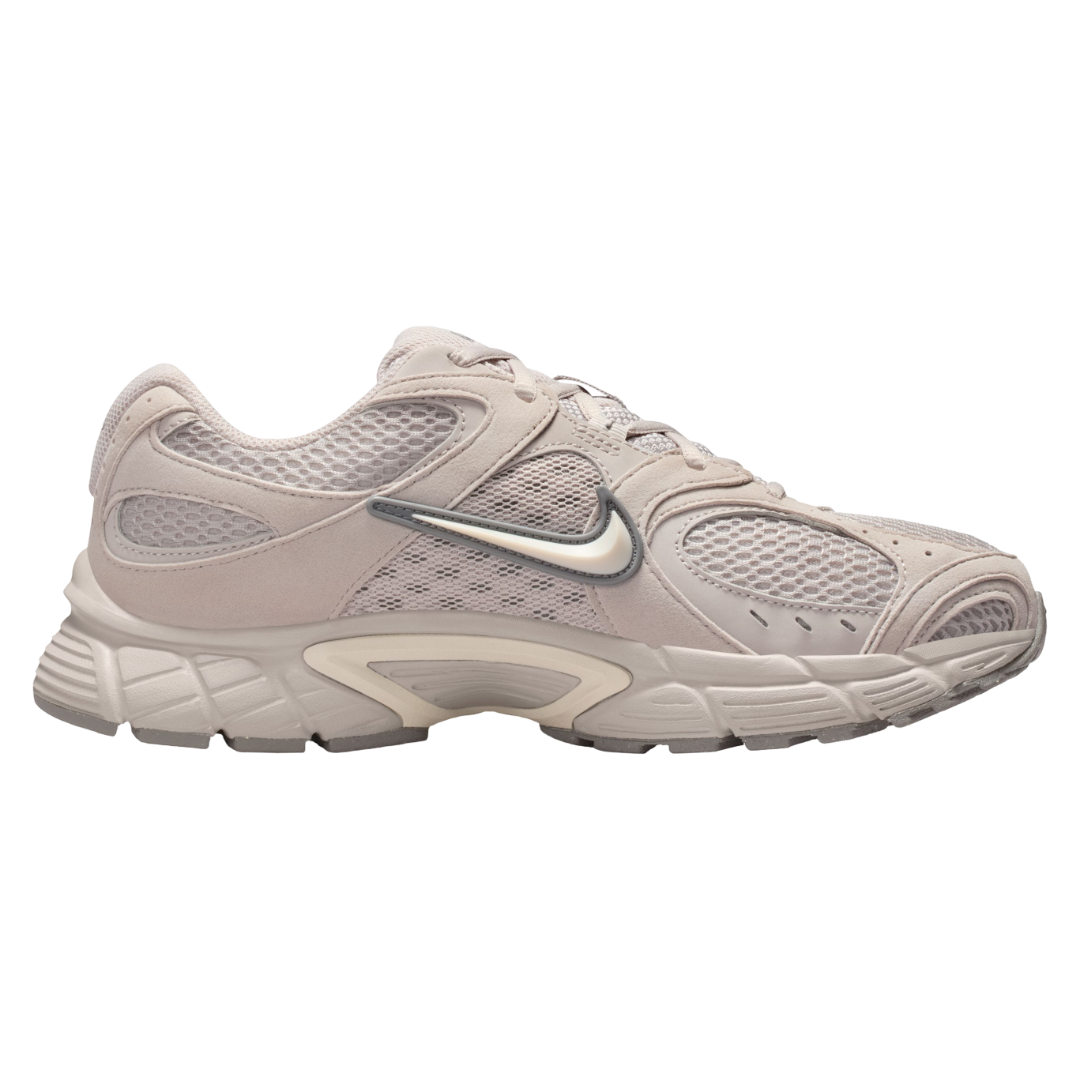 W NIKE V5 RNR SUEDE