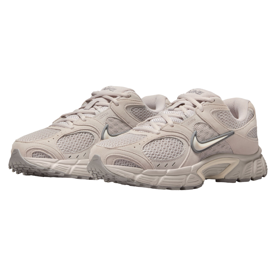 W NIKE V5 RNR SUEDE